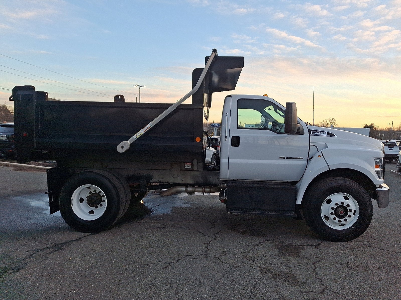 2022 Ford F-750 Mason Dump
