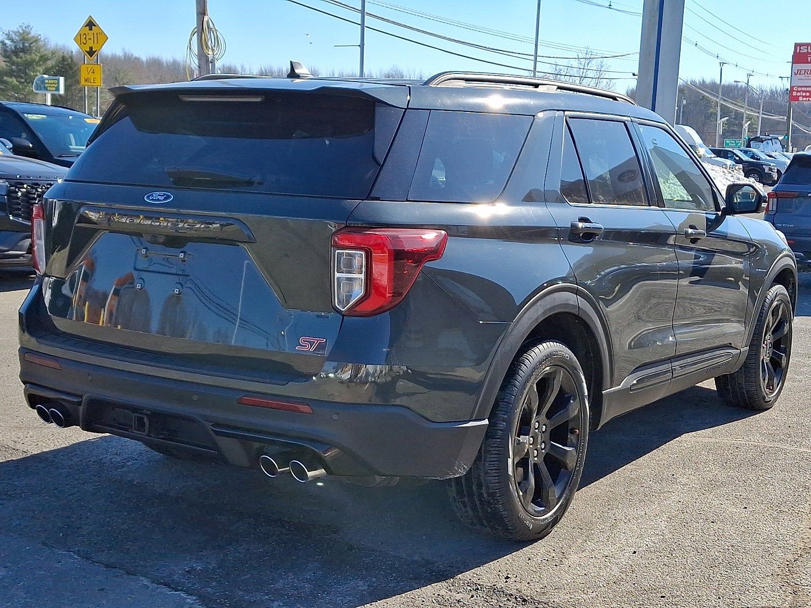 2023 Ford Explorer ST