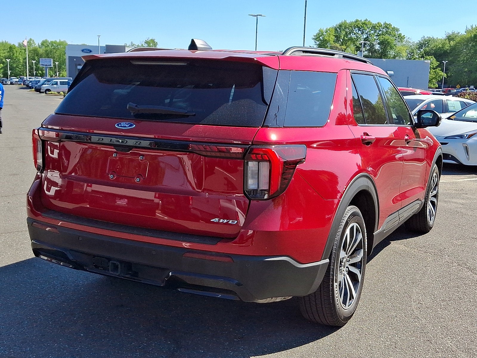 2025 Ford Explorer ST-Line