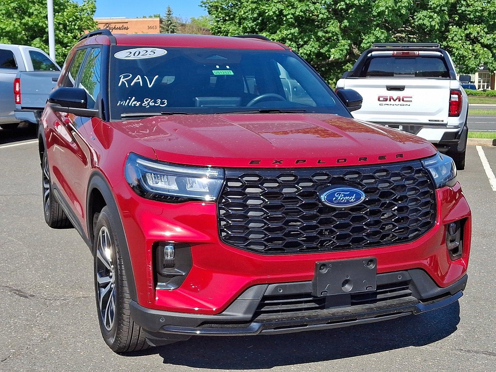 2025 Ford Explorer ST-Line