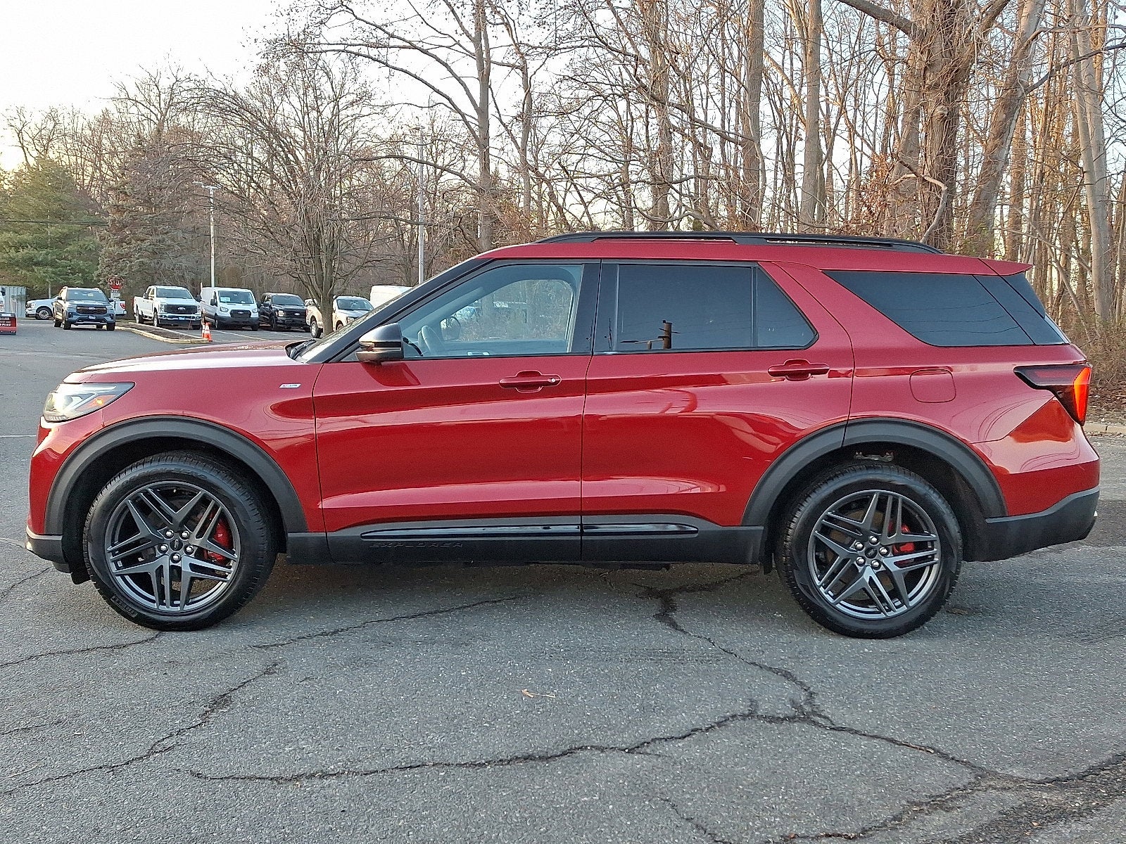 2025 Ford Explorer ST-Line