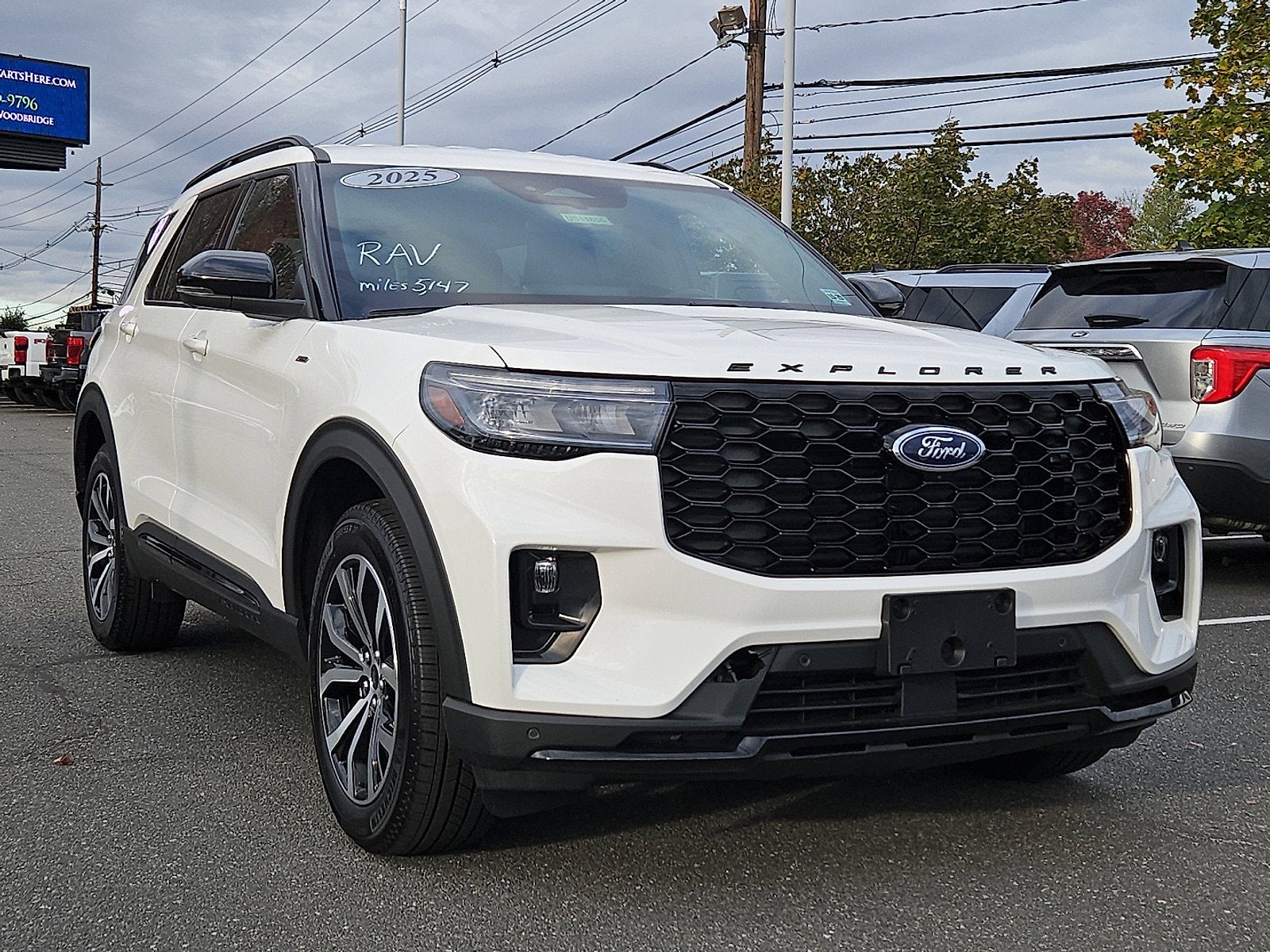2025 Ford Explorer ST-Line