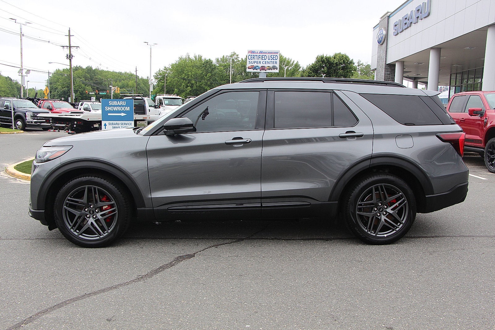 2025 Ford Explorer ST