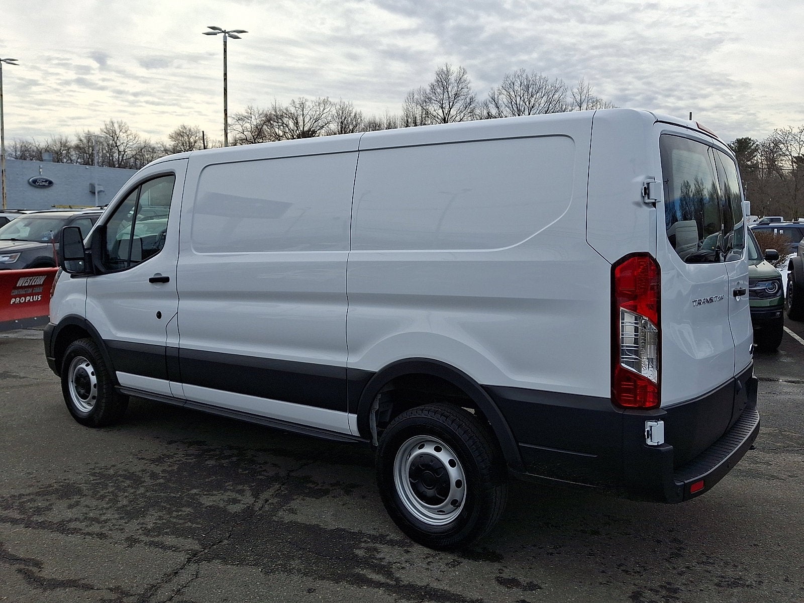 2024 Ford Transit 250 Cargo Van T-250 130" Low Rf 9070 GVWR RWD