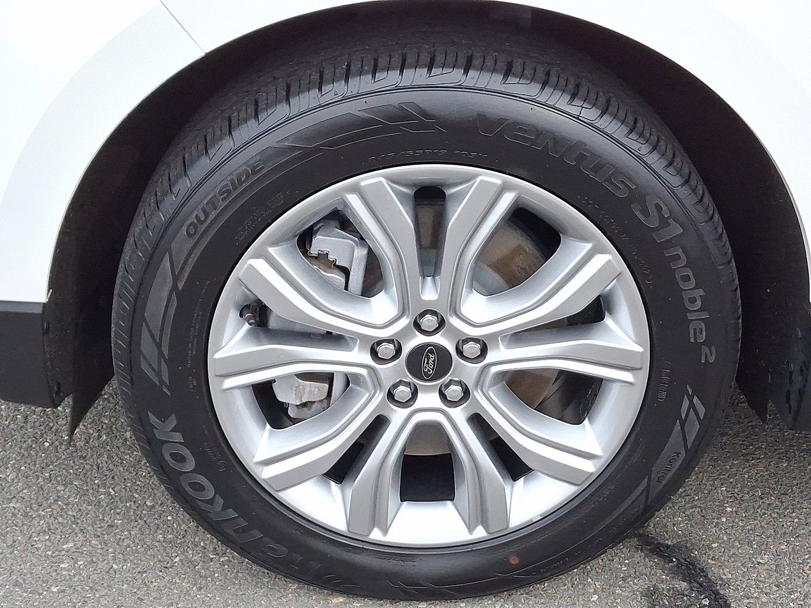 2023 Ford Edge Titanium