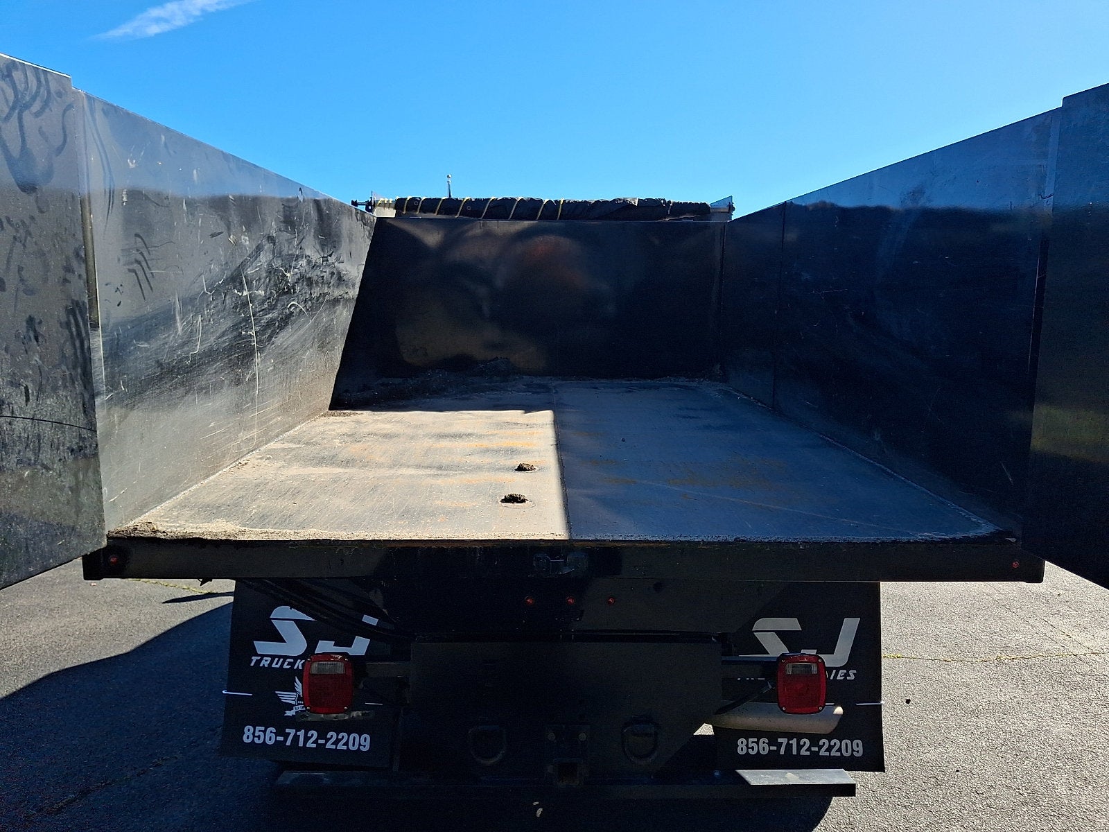 2025 Ford F-550 DRW XL 4WD Landscape Dump