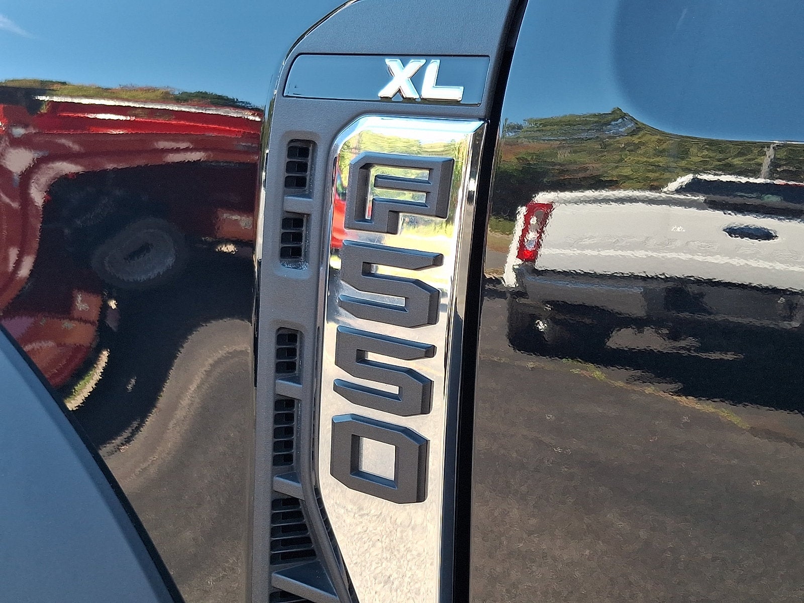 2025 Ford F-550 DRW XL 4WD Landscape Dump