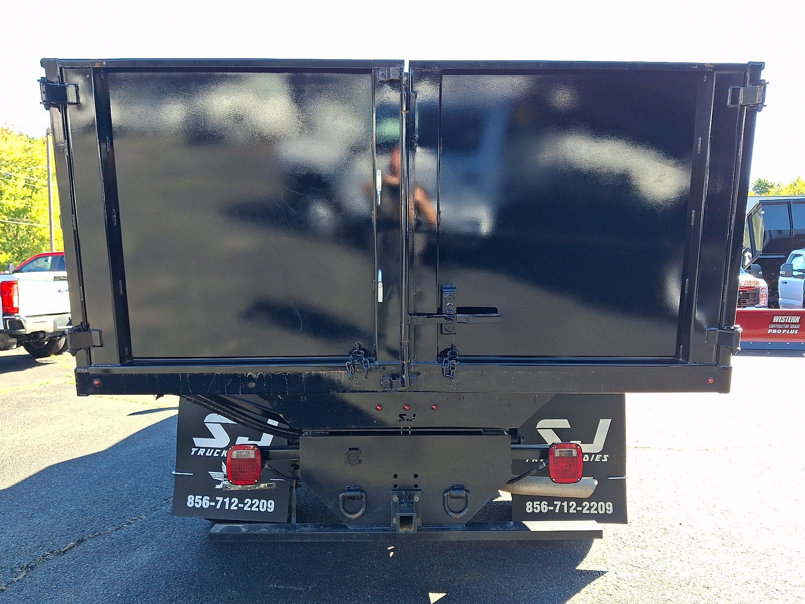 2025 Ford F-550 DRW XL 4WD Landscape Dump