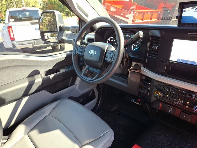2025 Ford F-550 DRW XL 4WD Landscape Dump
