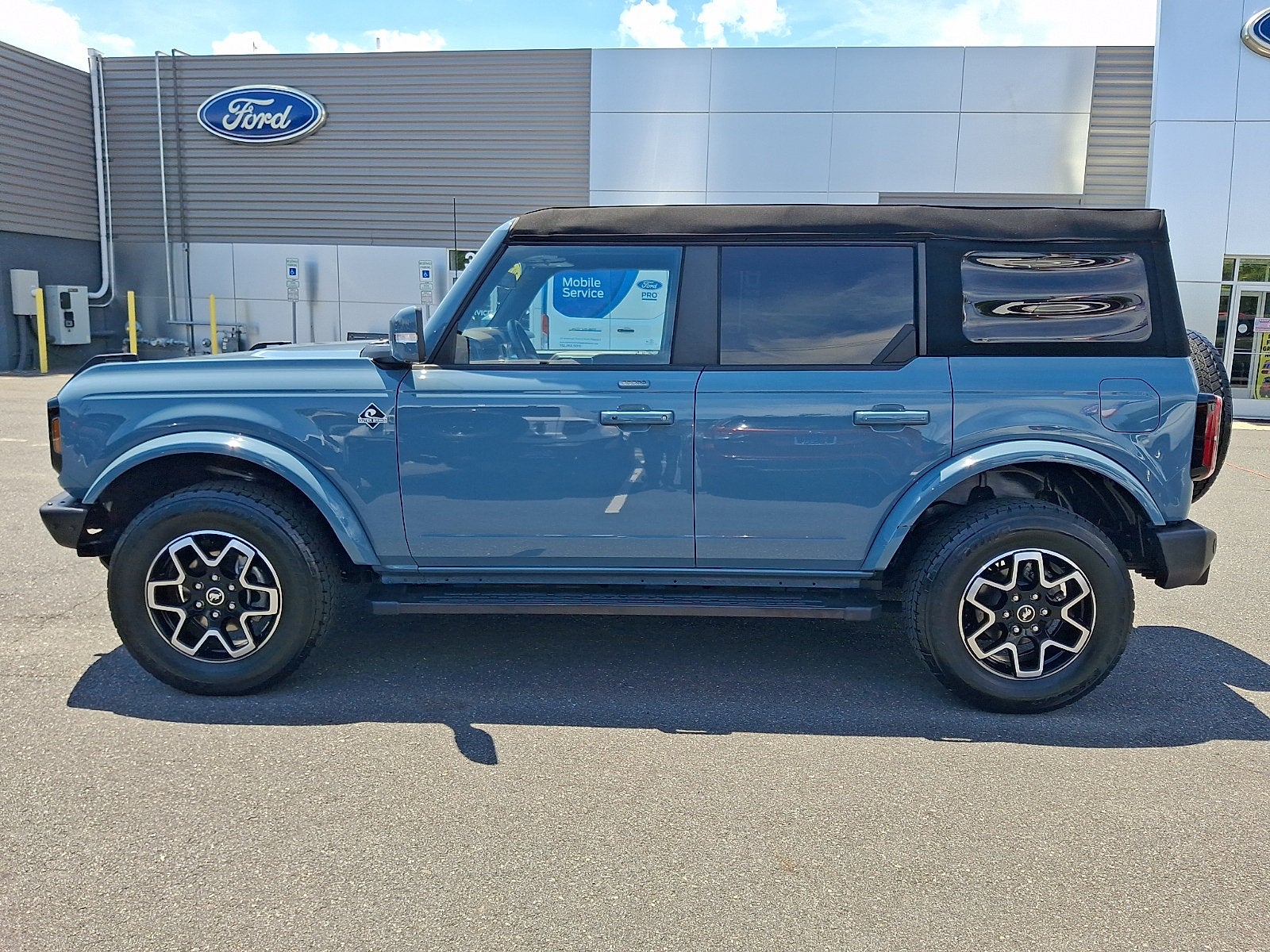 2023 Ford Bronco Outer Banks