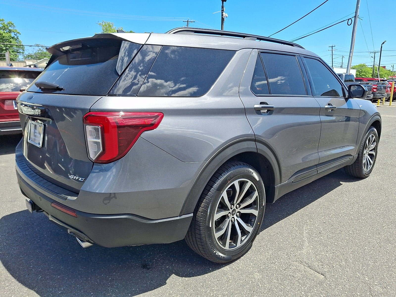 2023 Ford Explorer ST-Line