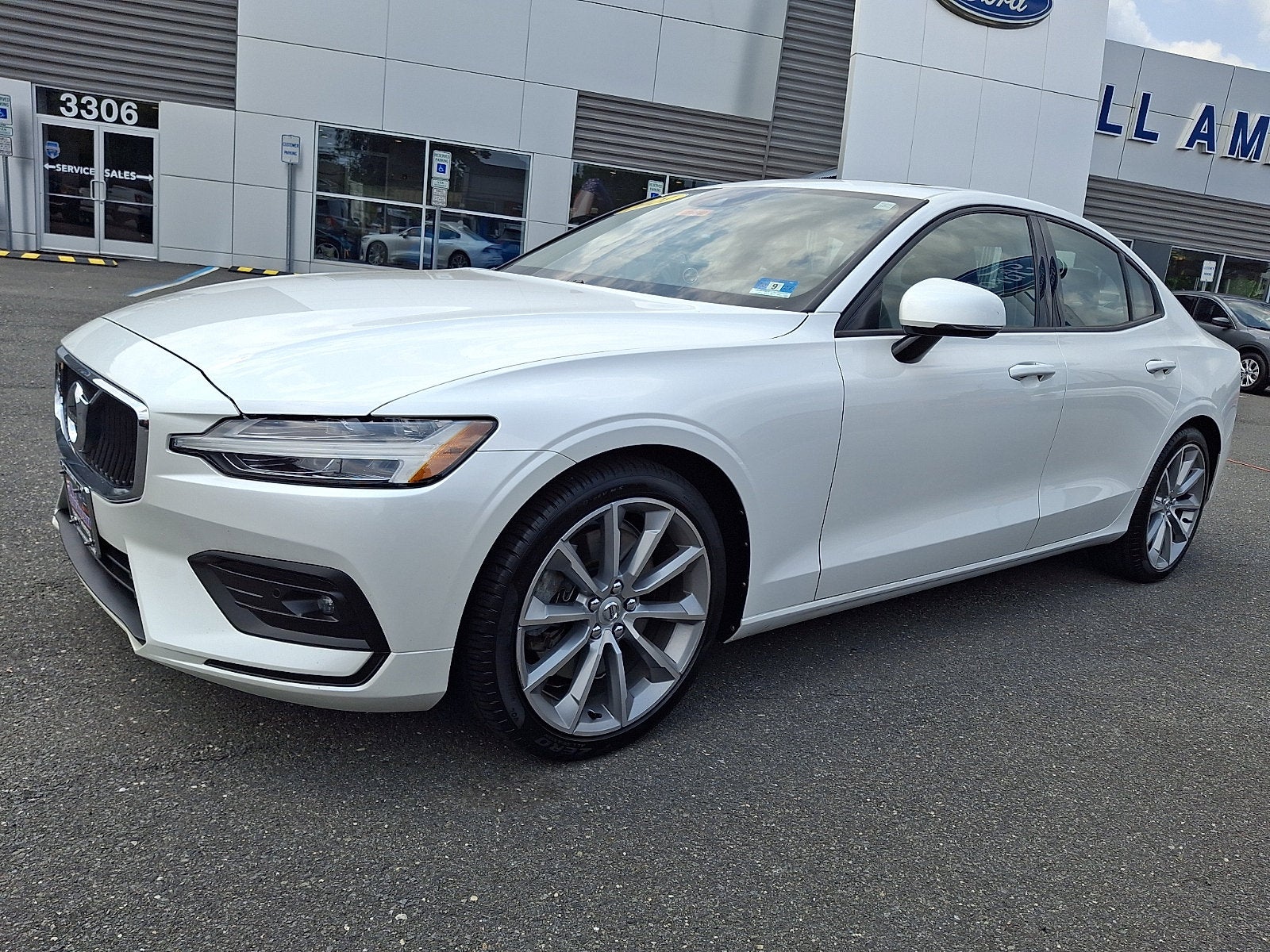 2021 Volvo S60 Momentum